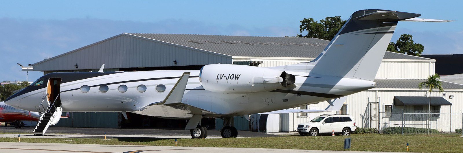2004 Gulfstream G400 LV-JQW, photo 2